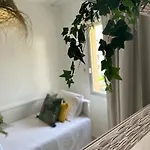 Tropical Lounge, Cristianos, Pool & Sea, Wifi דירה
