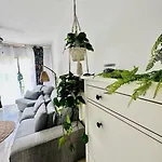 Tropical Lounge, Cristianos, Pool & Sea, Wifi Apartment *