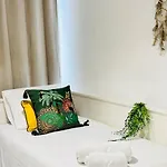 Tropical Lounge, Cristianos, Pool & Sea, Wifi Apartment