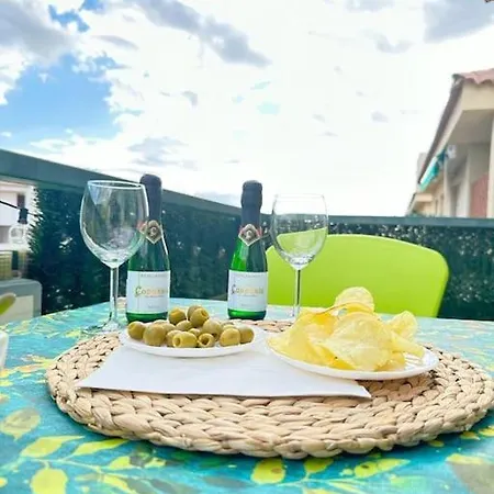 Tropical Lounge, Cristianos, Pool & Sea, Wifi לוס כריסטיאנוס