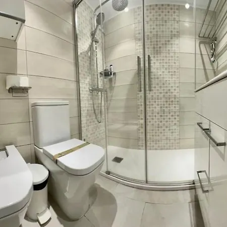 Tropical Lounge, Cristianos, Pool & Sea, Wifi *