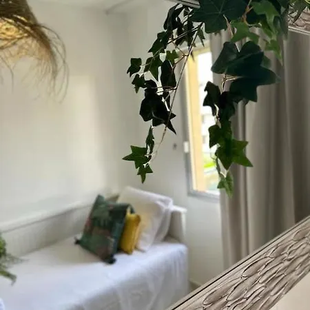 Tropical Lounge, Cristianos, Pool & Sea, Wifi Apartment