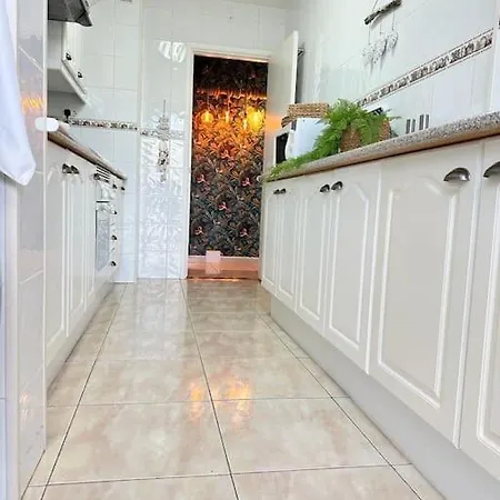 Tropical Lounge, Cristianos, Pool & Sea, Wifi *