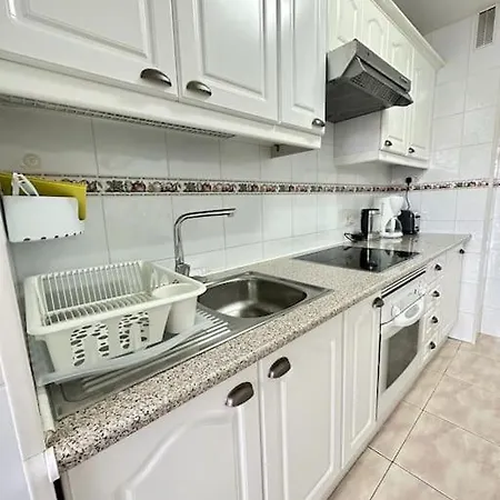 Tropical Lounge, Cristianos, Pool & Sea, Wifi *