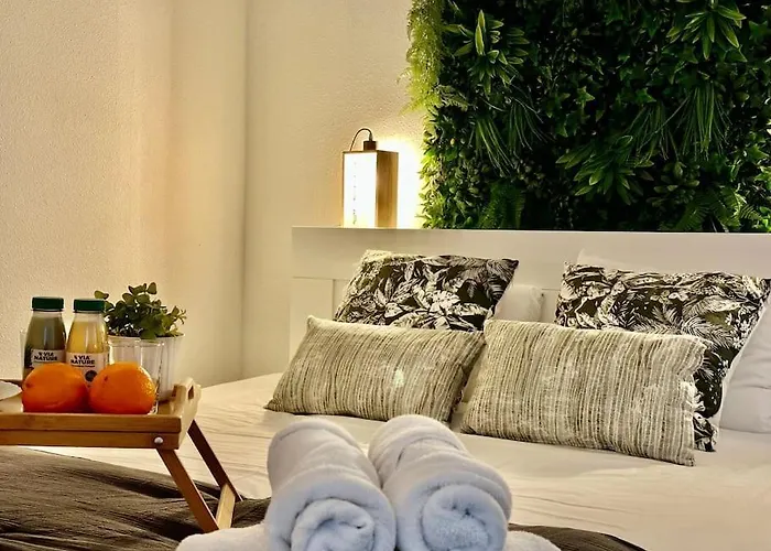 Tropical Lounge, Cristianos, Pool & Sea, Wifi *