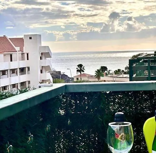 Tropical Lounge, Cristianos, Pool & Sea, Wifi *