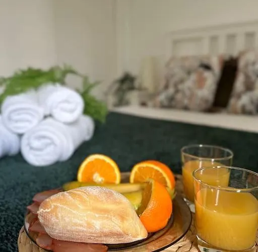 Tropical Lounge, Cristianos, Pool & Sea, Wifi Apartment *